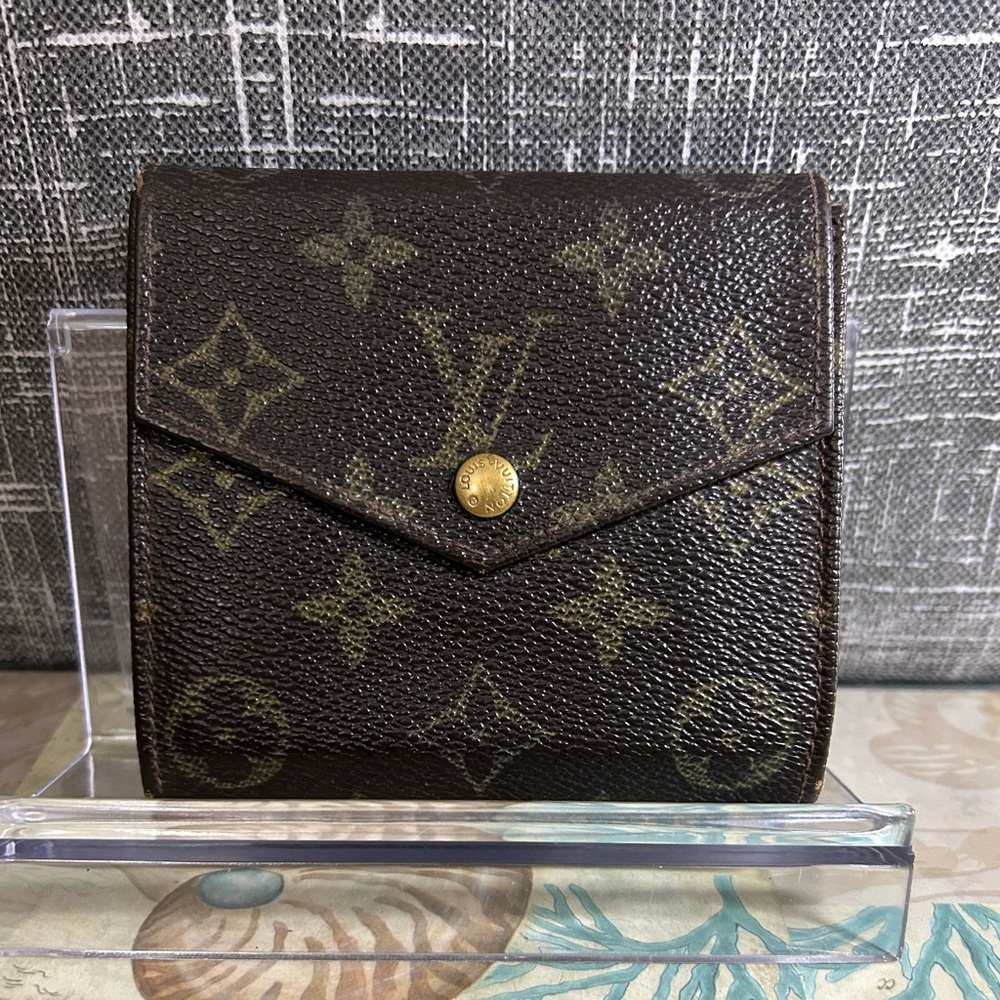 LOUIS VUITTON FIXER UPPER Elise Bifold, 881